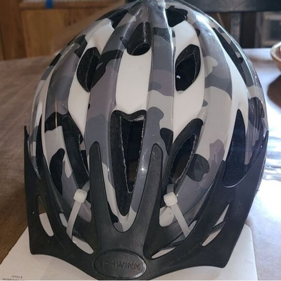Schwinn Thrasher Youth Bicycle Helmet Ages 8-14 Brand New! Dial Fit, Visor Remov - Picture 2 of 10